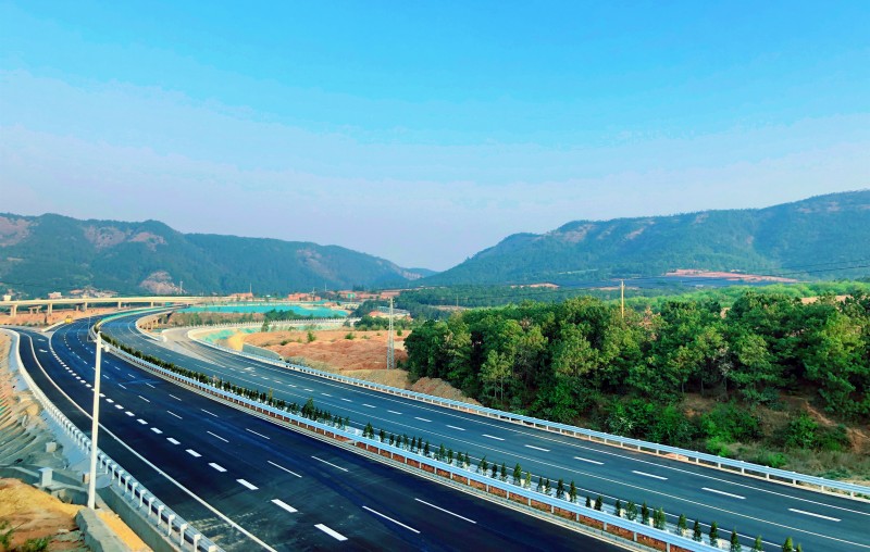 三清高速路面项目