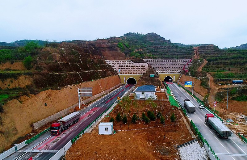 中建七局交通公司国道310南移项目陕塬隧道 (2)