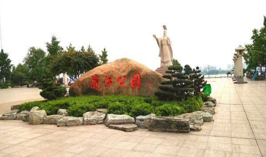 鄂州滨江公园雕像是谁图片