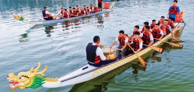 游东湖赛龙舟  城市建设者别样庆端午 (322播放)