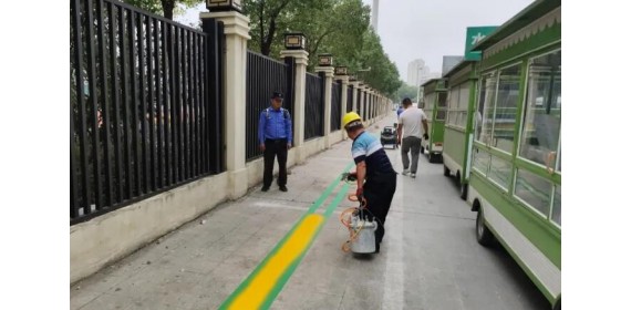 湖北仙桃市城管执法局便民“小摊点”服务“大民生”