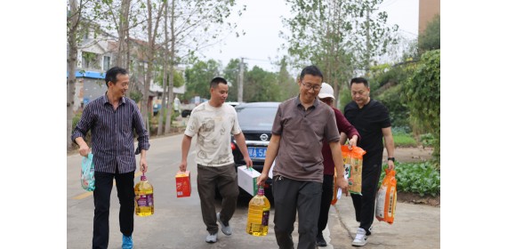 武汉市洪山城管走访慰问心系村民  共同绘就乡村全面振兴新图景