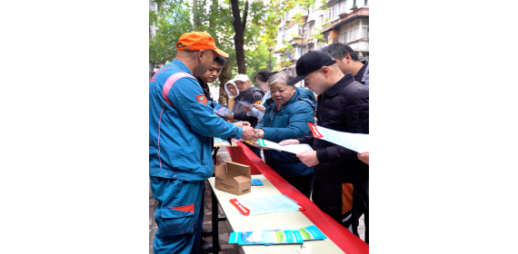 燃气安全进家门！江岸区台北街道上门为居民排查燃气安全隐患